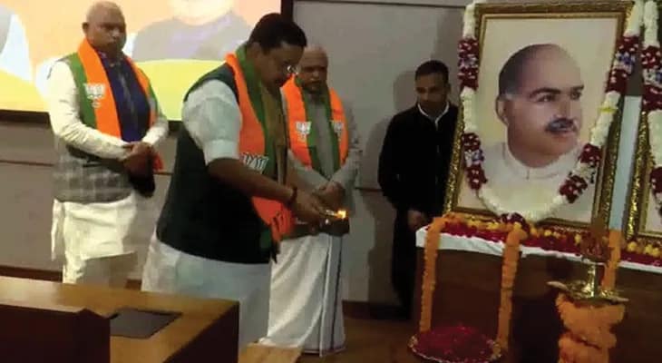 দিল্লিতে দলের সদর দপ্তরে সাংগঠনিক বৈঠকে বিজেপির নবনিযুক্ত সর্বভারতীয় সভাপতি নীতিন নবীন