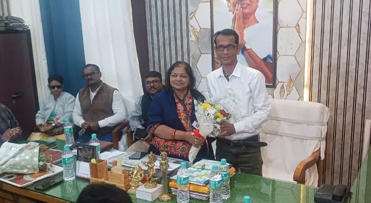কোচবিহার পুরসভার নতুন চেয়ারম্যান হিসাবে দায়িত্ব নিলেন তৃণমূল কংগ্রেসের দিলীপ সাহা