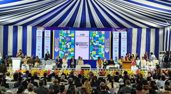 ৪৯তম আন্তর্জাতিক কলকাতা বইমেলার উদ্বোধনের অনুষ্ঠানে গেলেন মুখ্যমন্ত্রী মমতা বন্দ্যোপাধ্যায়