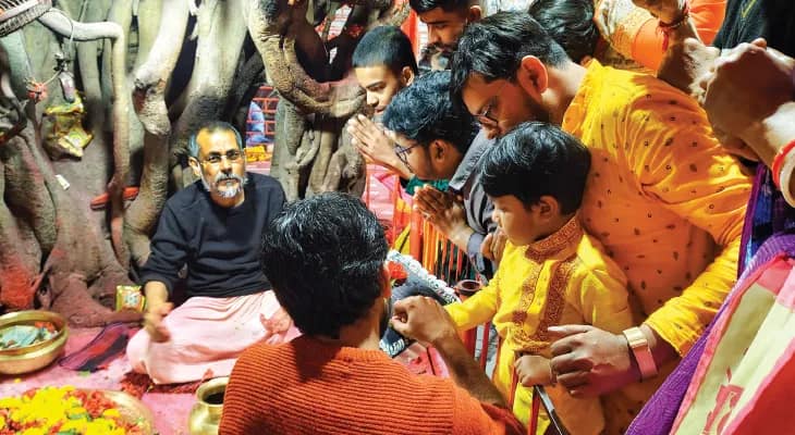 শ্রীপঞ্চমীতে নীল সরস্বতী রূপে পুজো পেলেন নবদ্বীপের পোড়ামা