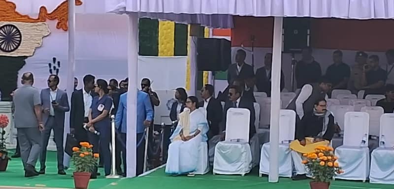 কলকাতার রেড রোডে পৌঁছলেন মুখ্যমন্ত্রী মমতা বন্দ্যোপাধ্যায়