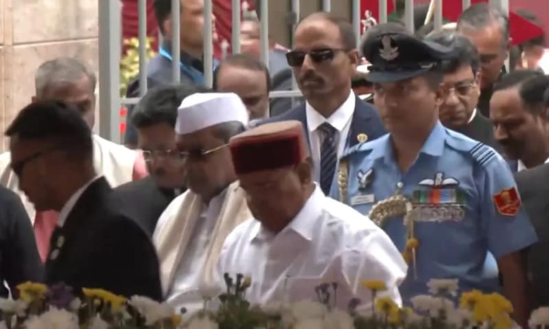 বেঙ্গালুরুতে সাধারণতন্ত্র দিবসের অনুষ্ঠানে কর্ণাটকের রাজ্যপাল-মুখ্যমন্ত্রী
