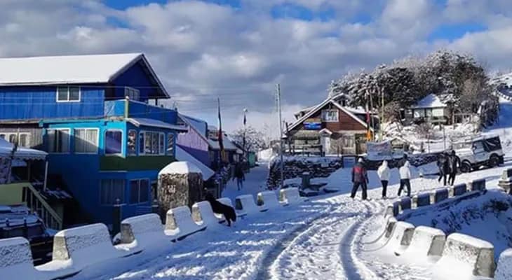 আজ ও কাল দার্জিলিংয়ের  উঁচু স্থানে হালকা তুষারপাত, পাহাড়ি অঞ্চলে বৃষ্টি, দক্ষিণবঙ্গে শীতভাব অপরিবর্তিত