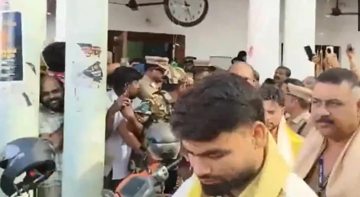 কেরলে পদ্মনভস্বামী মন্দিরে পুজো দিলেন ভারতীয় ক্রিকেট দলের খেলোয়াড়রা