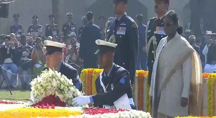 মহাত্মা গান্ধীর মৃত্যুবার্ষিকীতে দিল্লিতে রাজঘাটে শ্রদ্ধাজ্ঞাপন রাষ্ট্রপতি দ্রৌপদী মুর্মুর
