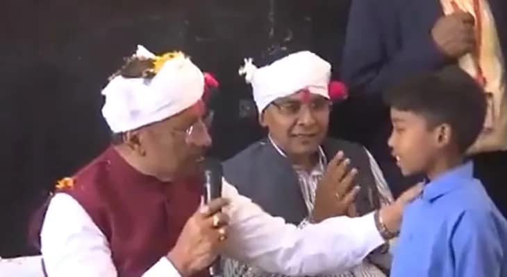 নারায়ণপুরে স্কুল পড়ুয়াদের সঙ্গে সাক্ষাৎ করলেন ছত্তিশগড়ের মুখ্যমন্ত্রী বিষ্ণু দেও সাই
