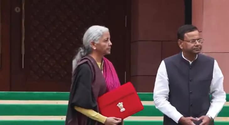 সকাল ১১টায় বাজেট পেশ করবেন কেন্দ্রীয় অর্থমন্ত্রী নির্মলা সীতারামন