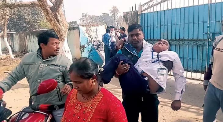 জটিল রোগে হাত-পা অসাড়, বাবার কোলেই পরীক্ষাকেন্দ্রে