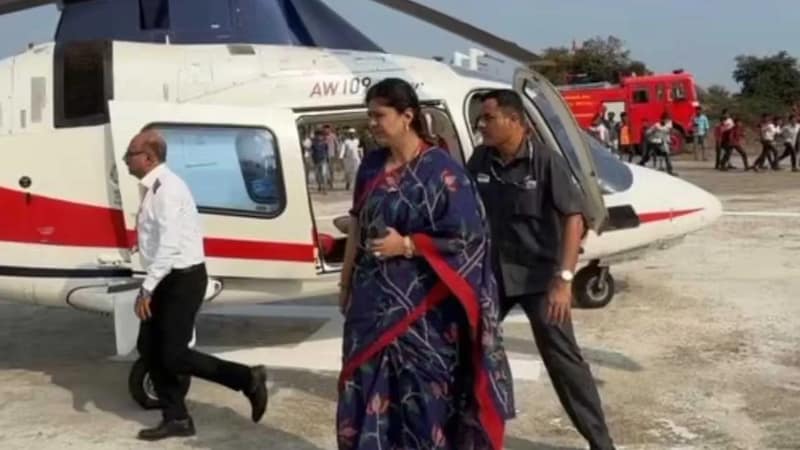 মহারাষ্ট্রের বিজেপি নেত্রী পঙ্কজা মুন্ডের হেলিকপ্টারে যান্ত্রিক ত্রুটি, সতর্ক করতেই নির্বাচনী সফর বাতিল