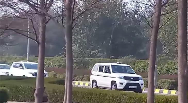 কলকাতার পথে মমতা বন্দ্যোপাধ্যায়