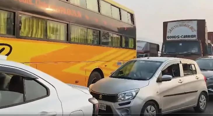 মহারাষ্ট্রের আদোশি টানেলে গ্যাস ট্যাঙ্কারে আগুন, মুম্বই-পুনে এক্সপ্রেসওয়েতে ব্যাহত যান চলাচল