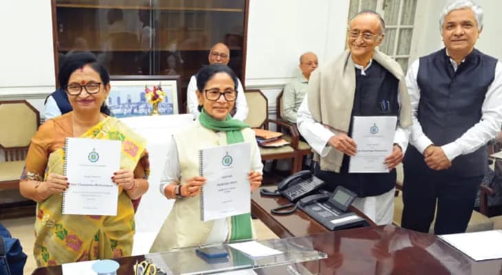 রাজ্য বাজেটে মানুষের পাশে দাঁড়ানোর অঙ্গীকার