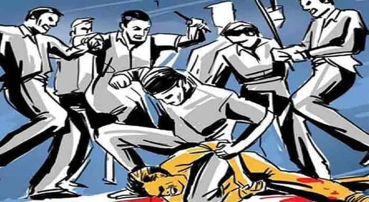 তরুণীকে হেনস্তার প্রতিবাদ, দিল্লিতে ব্যবসায়ীকে মারধর