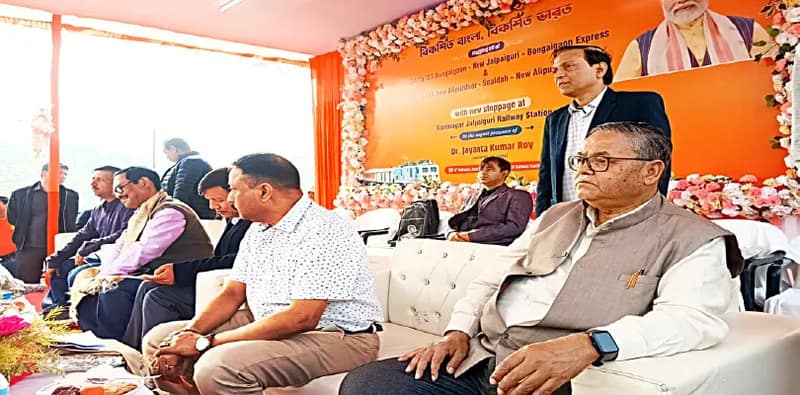 বিজেপি সাংসদের প্রশংসা বাম নেতার, ভোটের মুখে জলপাইগুড়িতে জল্পনা