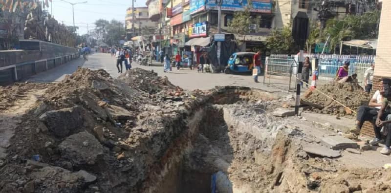 বর্ষায় নিত্য জলযন্ত্রণা, স্থায়ী সমাধানে এবার নয়া নিকাশি ব্যবস্থা মধ্যমগ্রামে