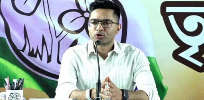 এসআইআর: কবিতা  লিখলেন অভিষেকও