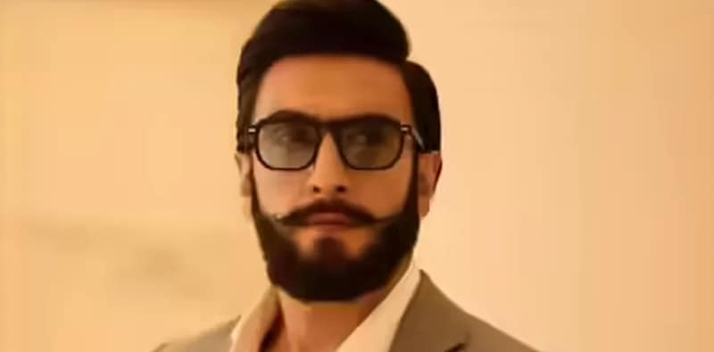 কোটি টাকার দাবি! রণবীর সিংকে হোয়াটসঅ্যাপে হুমকি
