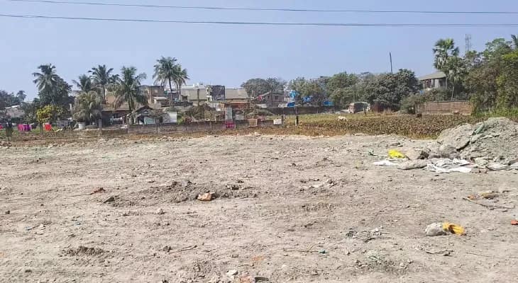 সাঁকরাইলে বেআইনিভাবে নীচু জমি ভরাটের অভিযোগ, বর্ষায় বানভাসি হতে পারে জনপদ