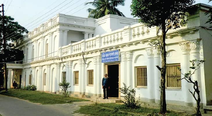 বন্দে মাতরম্‌: ৬ স্তবক গাইবার কেন্দ্রীয় সিদ্ধান্তকে অবাস্তবই বলল বঙ্কিম ভবন