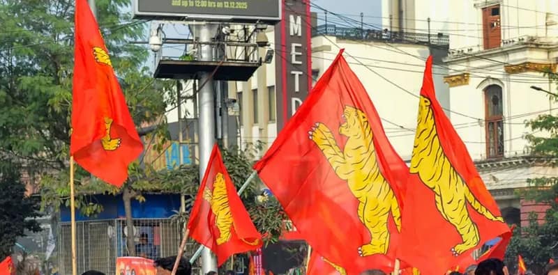ঘরে ফেরার বার্তা ফব’র, ‘লালকার্ড’ দেখালেন ভিক্টর