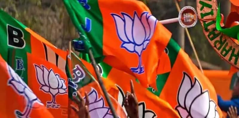 অপছন্দের নেতা-নেত্রীদের প্রার্থী নয়, এবার দিল্লিতে তালিকা পাঠাচ্ছে আদিরা