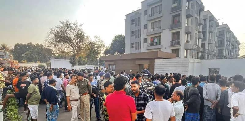 শ্রমিক আবাসন সংস্কারে  বাধা, উত্তেজনা বাউড়িয়ায়