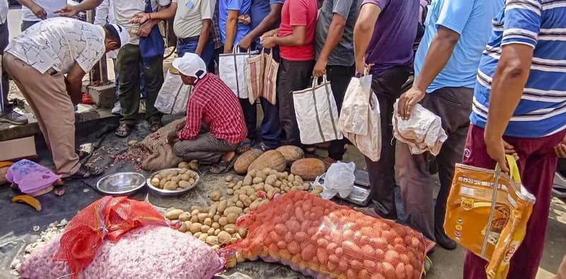 আলুর কালোবাজারি ঠেকাতে তৎপর নবান্ন, কৃষকদের স্বার্থরক্ষাতেও গুরুত্ব