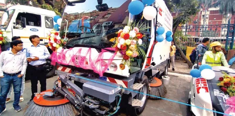 সাফাইয়ে গতি আনতে ৬৯টি আধুনিক প্রযুক্তির গাড়ি নামাল কলকাতা পুরসভা