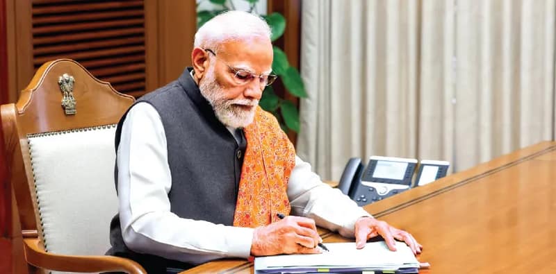 চুক্তির গরিমা! ধুস, আম জনতা খাদের কিনারেই