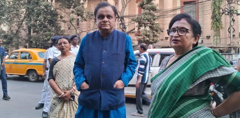 কলকাতায় নির্বাচন কমিশনের দপ্তরে তৃণমূল প্রতিনিধি দল