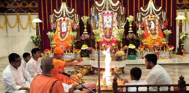 শ্রী রামকৃষ্ণদেবের জন্মতিথি উপলক্ষ্যে আসানসোল রামকৃষ্ণ মিশন আশ্রমে ভক্তদের ঢল