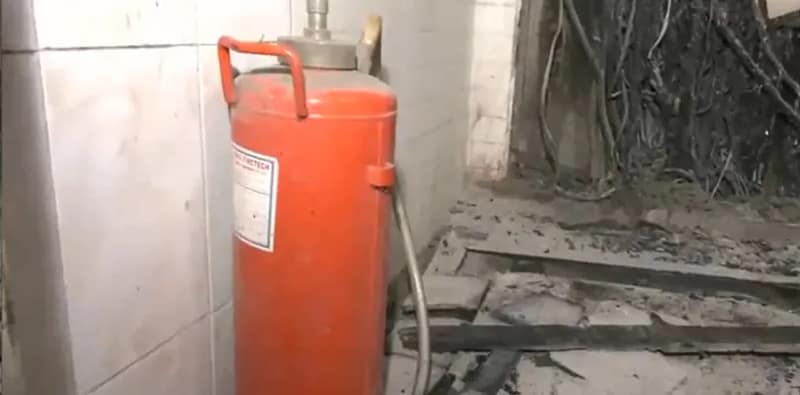হায়দরাবাদের এক আবাসনে আগুন, নিয়ন্ত্রণে দুটি ইঞ্জিন