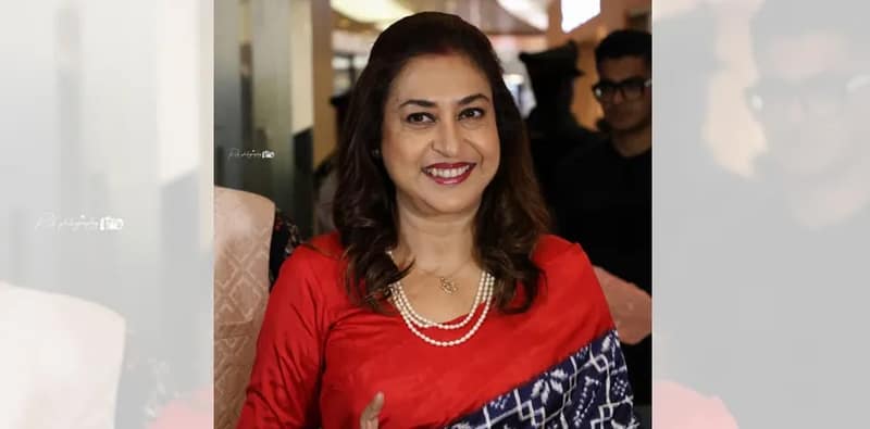 ‘রাজনৈতিক টানাপোড়েন নিয়ে ছবি করব না’