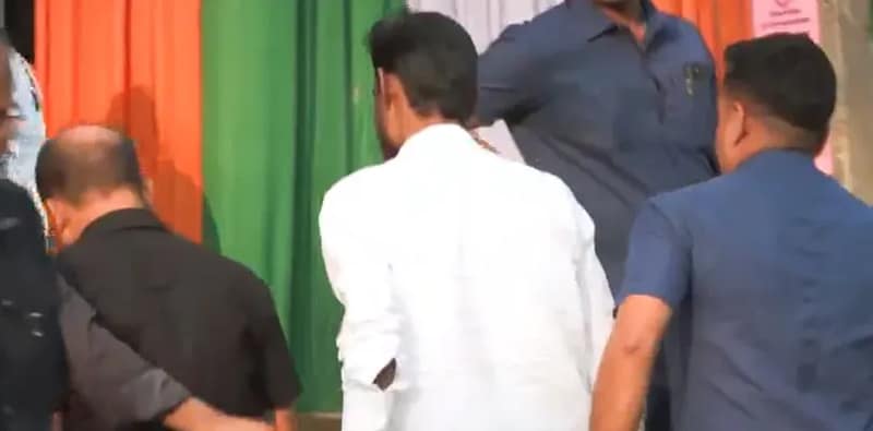 আমতলায় অভিষেক বন্দ্যোপাধ্যায়ের দলীয় কার্যালয়ে উপস্থিত প্রতীক উর রহমান