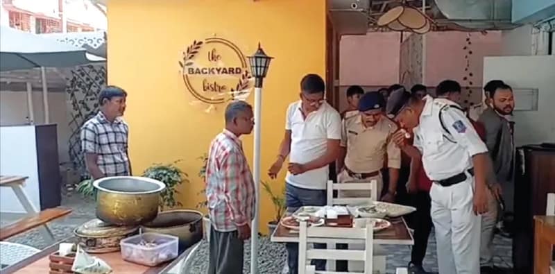 ফ্রিজে রাখা বাসি মাংস-খাবার! শিলিগুড়ি দেশবন্ধুপাড়ার রেস্তরাঁ, মিষ্টির দোকানে অভিযান খাদ্যসুরক্ষা দপ্তরের