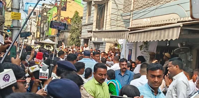 কাঁচরাপাড়ার বাড়িতে পৌছাল মুকুল রায়ের মরদেহ