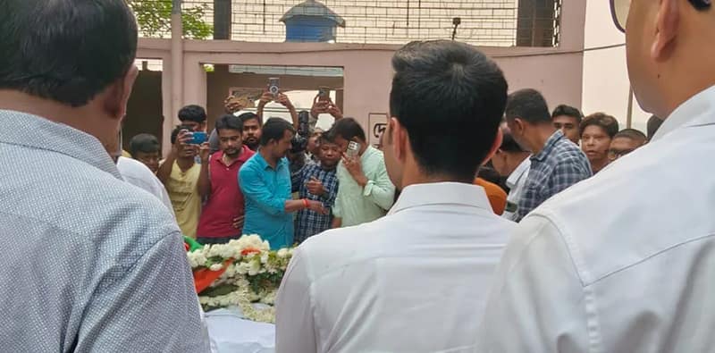 হালিশহর মহাশ্মশানে পৌঁছল মুকুল রায়ের মরদেহ, উপস্থিত অভিষেক বন্দ্যোপাধ্যয়