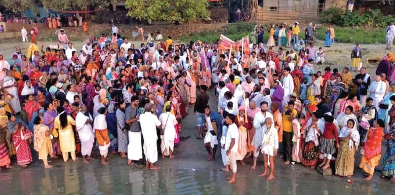 আজ পরিক্রমার মধ্যে দিয়ে শ্রীসজ্জনসেবক গৌড়ীয় মঠের দোল উৎসবের সূচনা