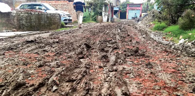 বৃষ্টিতে বেহাল রাস্তা, ক্ষুব্ধ এলাকাবাসী
