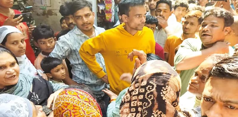 ‘মাসলম্যান’ হিসাবেই  হাতেখড়ি হারুনের