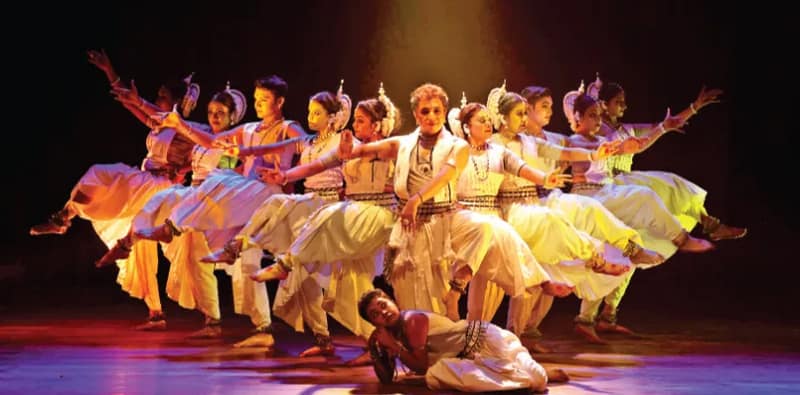 দর্পণীর নৃত্য সমারোহ