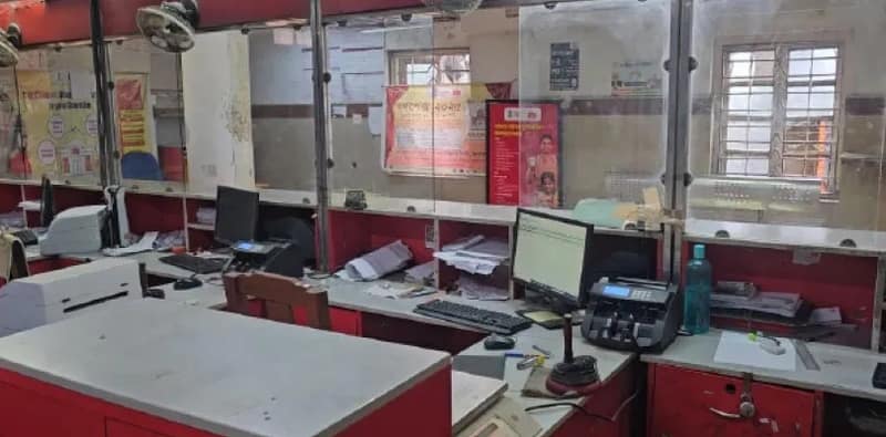 এবার ডাকঘরের পাসপোর্ট  পরিষেবা কেন্দ্রে বোমাতঙ্ক! আতঙ্ক ছড়াল রামপুরহাট ও শ্রীনিকেতনে