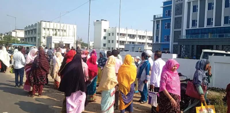 বাড়ি গিয়ে সার্কিট হাউসে যাওয়ার নির্দেশ বিএলও’র, নথি যাচাইয়ে হাজির নোটিস প্রাপকরা, হুলস্থুল তমলুক