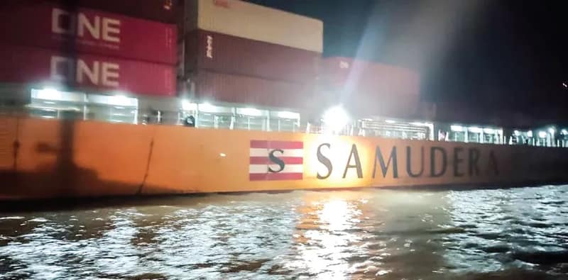 স্যান্ডহেড থেকে রাতে কলকাতা বন্দরে এল পণ্যবাহী জাহাজ