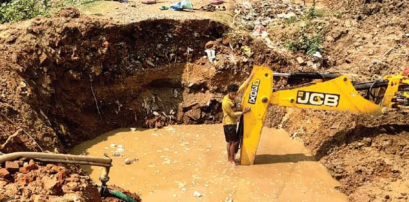 ফের একই স্থানে ফাটল পিএইচই’র পাইপে, নির্জলা বাঁকুড়া শহর, দুর্ভোগ