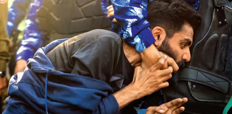 পুলিশ-বাম পড়ুয়াদের ধস্তাধস্তি, ফের উত্তপ্ত জেএনইউ ক্যাম্পাস