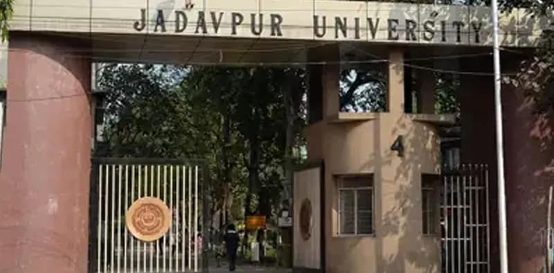 ছাত্র সংঘর্ষের পর এবার  র‌্যাগিংয়ের অভিযোগ যাদবপুরে