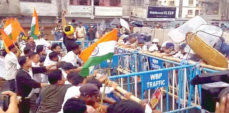 আদিবাসী মহিলা নিগ্রহ: প্রতিবাদে উত্তরকন্যা অভিযান, তুমুল অশান্তি