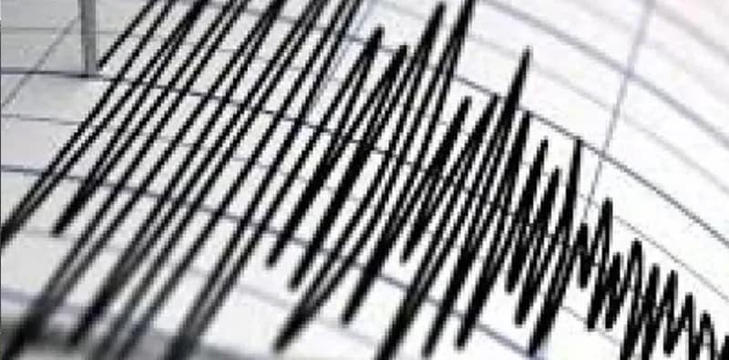 শুক্রবার দুপুর ১টা বেজে ২৩ মিনিট নাগাদ কলকাতায় অনুভূত হল প্রবল ভূমিকম্প