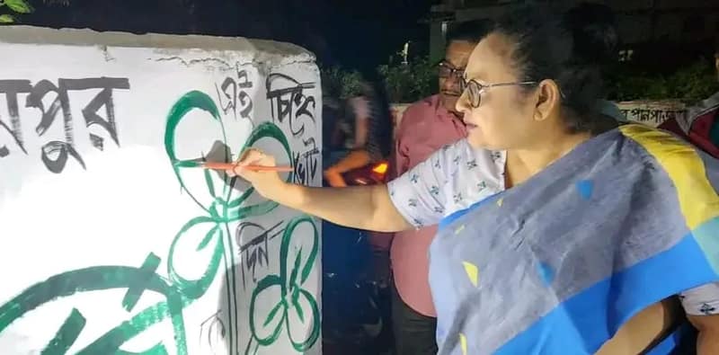 ভোটার লিস্টে ‘বিচারাধীন’ তিনবারের বিধায়ক স্বাতী! ফর্ম ৬ নিয়ে হুগলিতে তৎপর তৃণমূল শিবির